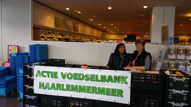 voedselbank-nieuw-vennep-en-Albert-Heijn-supermarkt2